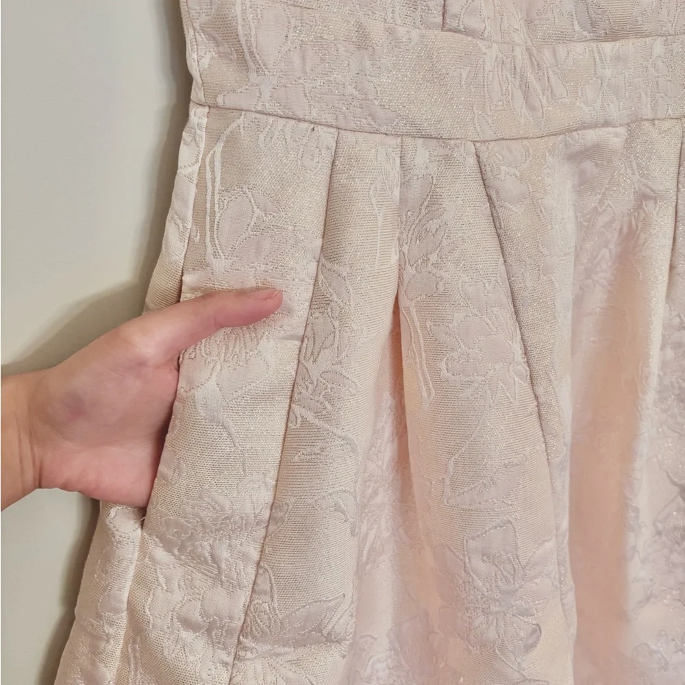 Light Pink Elegant Floral Textured Dress with pockets - Picture 6 of 12